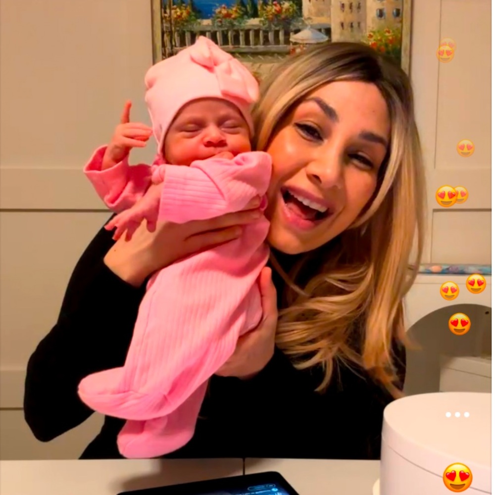 Like To Be Notified When I’m Live! - Picture 3 of 6